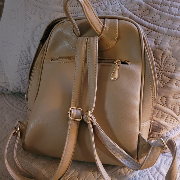 Purse/Backpack - Picture 2 of 3